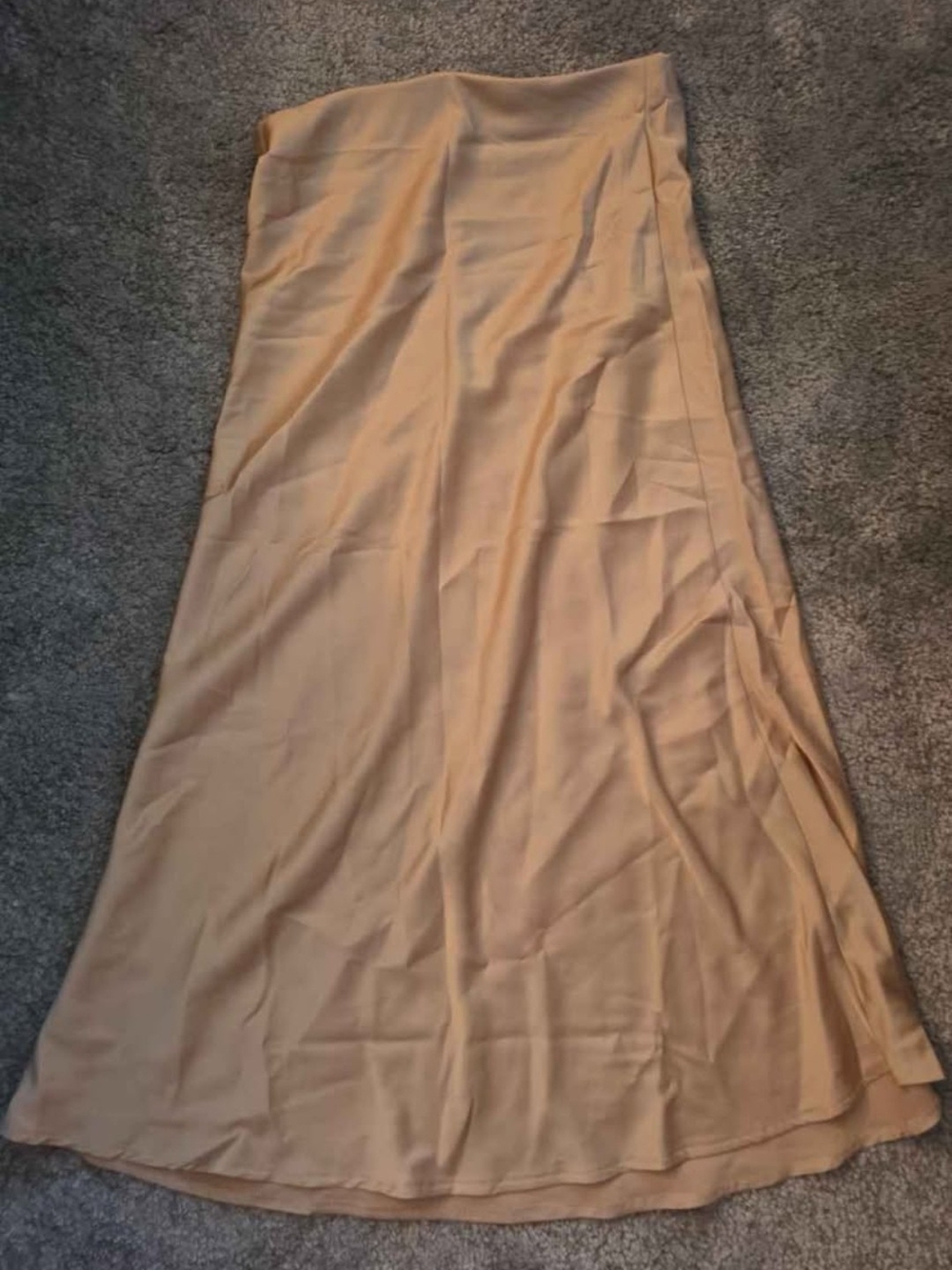 Womenโs Midi Slip Skirt in Beige